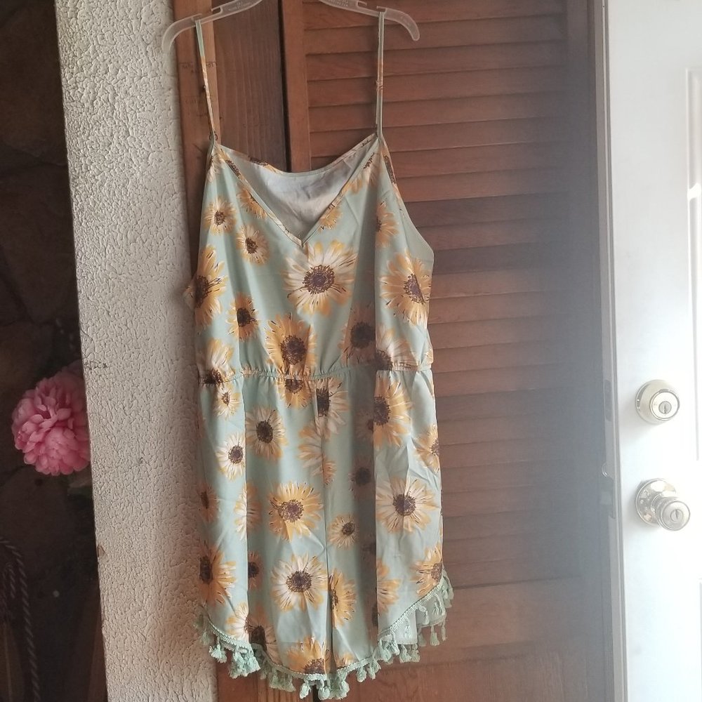 Shein Curve 4XL sunflower romper with tassle hem
